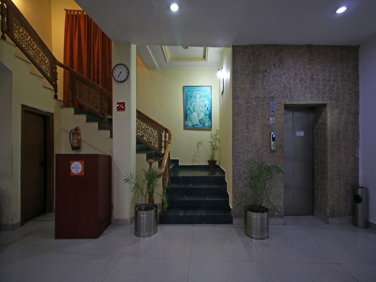 Oyo 5667 Katra Continental Hotel Kültér fotó