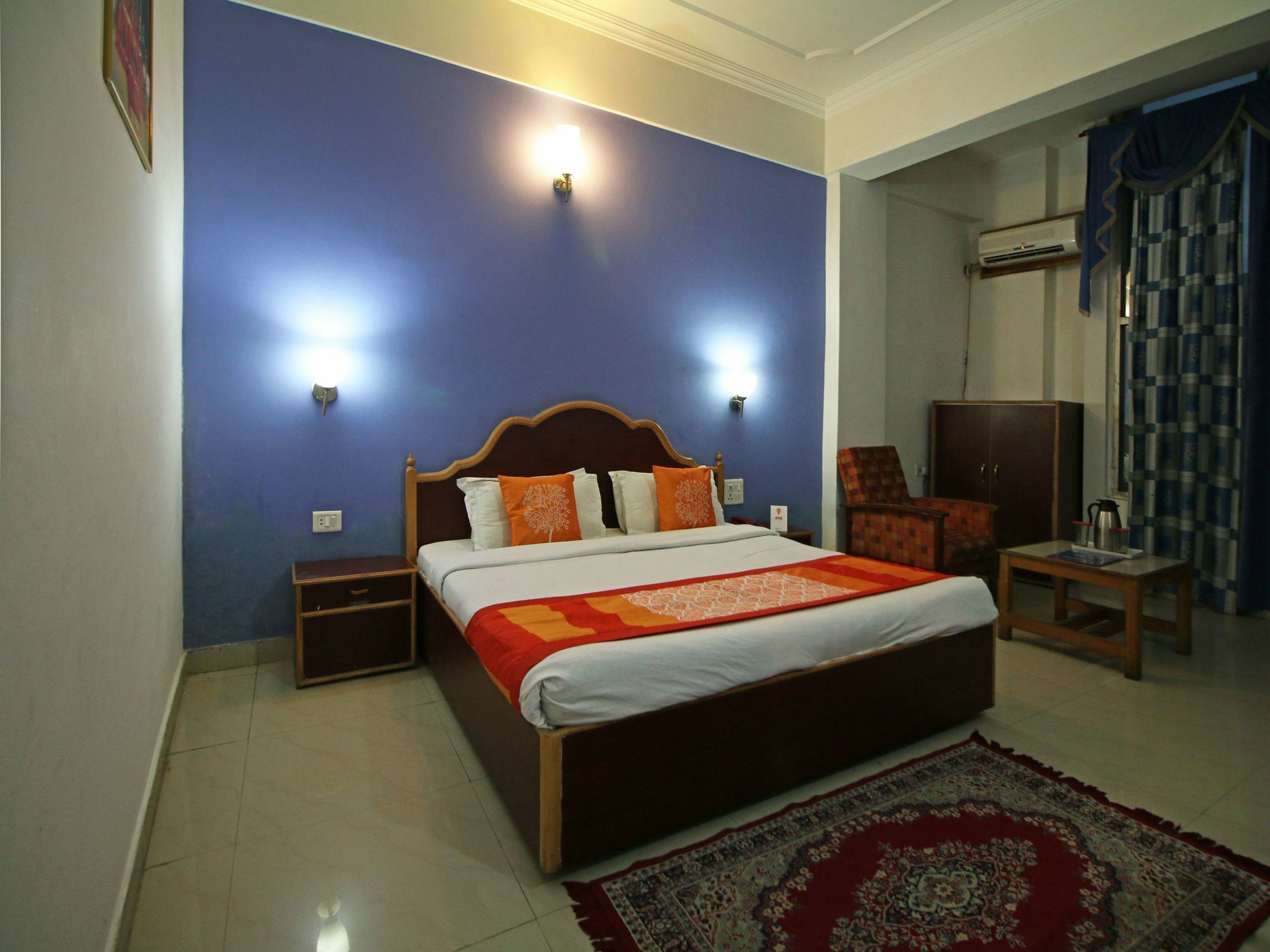 Oyo 5667 Katra Continental Hotel Kültér fotó