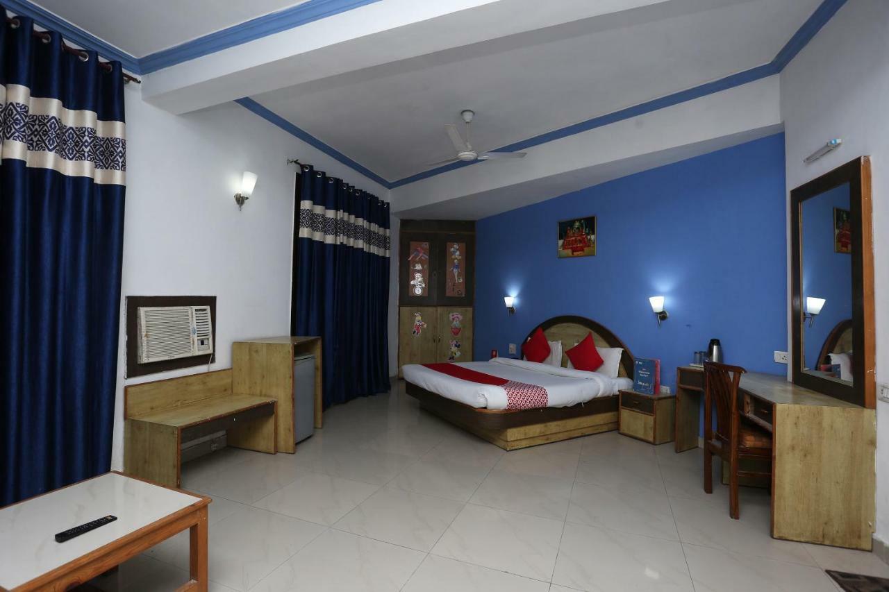 Oyo 5667 Katra Continental Hotel Kültér fotó